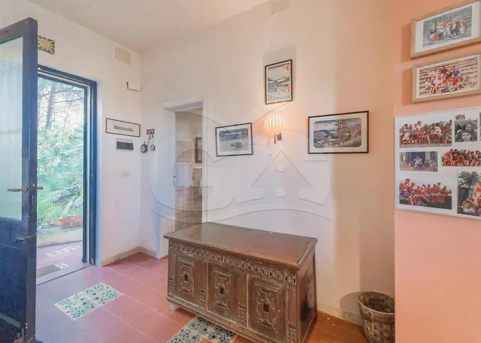 Madonna Delle Grazie Con Accesso Privato Al Mare - Goelba Каполивери