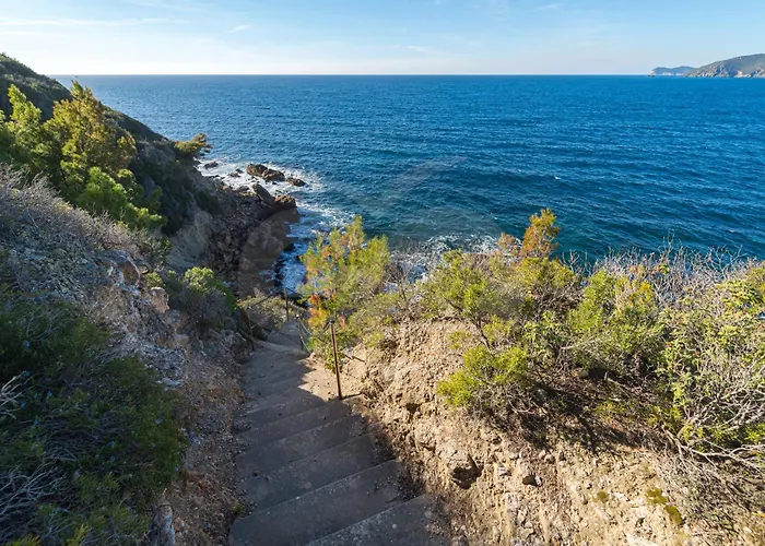 Villa Madonna Delle Grazie Con Accesso Privato Al Mare - Goelba *