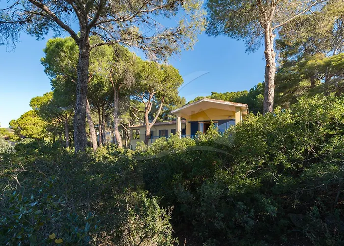 Villa Madonna Delle Grazie Con Accesso Privato Al Mare - Goelba