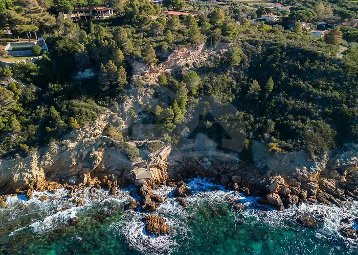 Villa Madonna Delle Grazie Con Accesso Privato Al Mare - Goelba *